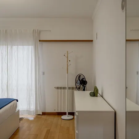 Bright & Modern By Homing Apartamento