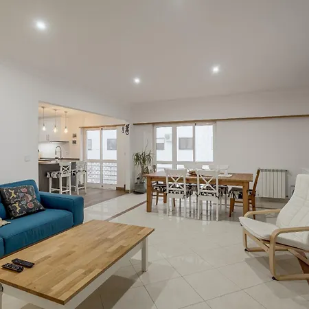 Bright & Modern By Homing Apartament